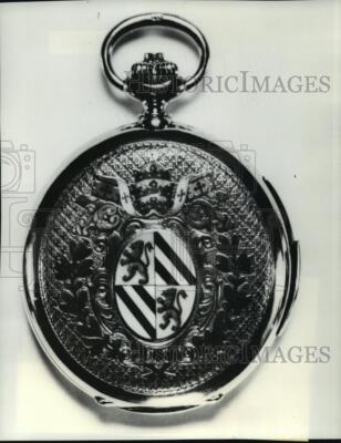 1975 Press Photo Timepiece once belonging to Pope Pius XI in collection