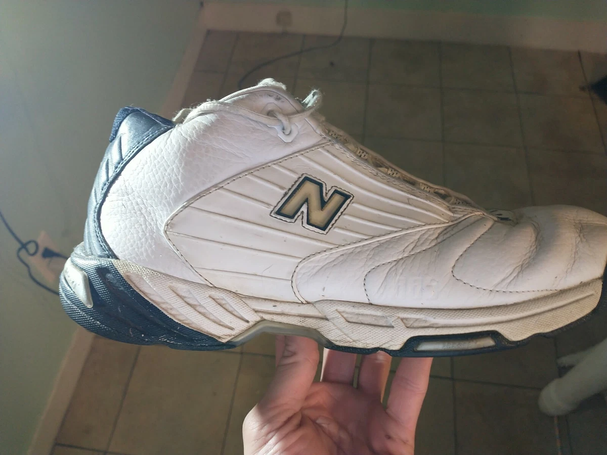 White leather cheap basketball shoes