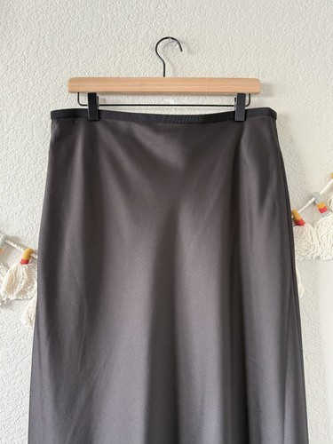 Uniqlo Satin Silky Pull On Aline Midi Skirt Black Modest Feminine Minimalist XL - Picture 3 of 7