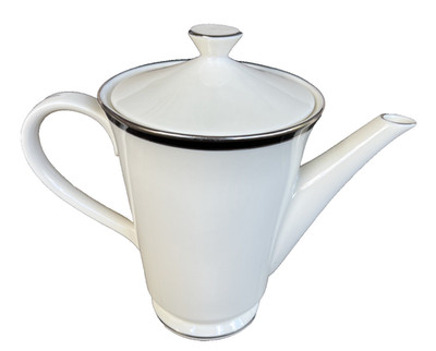 Lenox USA Black Royale Porcelain Coffee/tea  Pot  8 3/4 in with lid