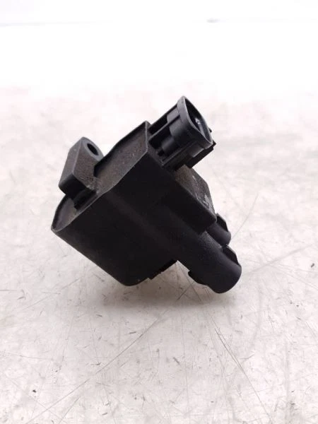 BOBINA DE ENCENDIDO TOYOTA COROLLA 98 99 1,8 L Foto 2 de 4