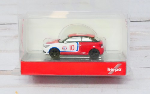 Herpa 024587, Audi A1, Bayern Munich Football Club, Muenchen, escala 1/87 HO | Zustand: New