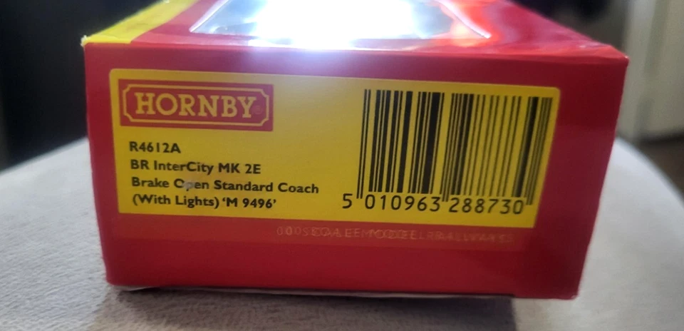 HORNBY R4612A BR INTERCITY MK2E FRENO ABIERTO AUTOBÚS ESTÁNDAR 'M 9496' CALIBRE OO Foto 3 de 4
