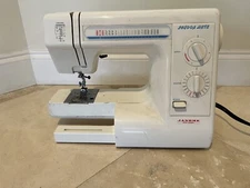 Janome Schoolmate S-3015 Sewing Machine comes with Cover & power supply