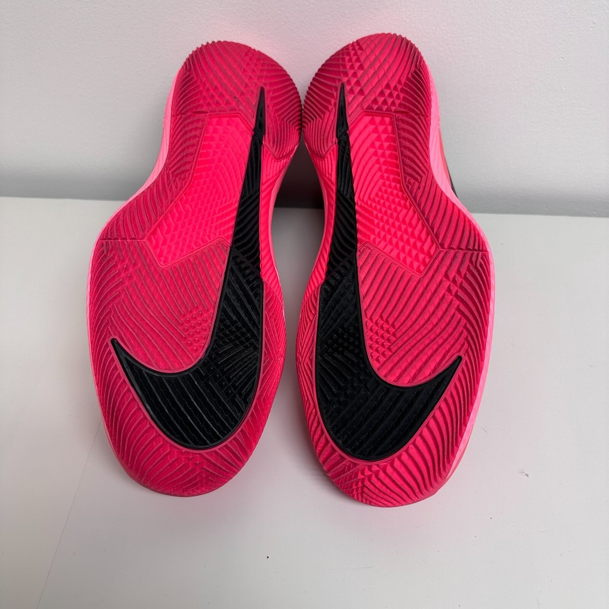 NIKE Men`s Air Zoom Vapor X Tennis Shoes Roger Federe RF - Size 9