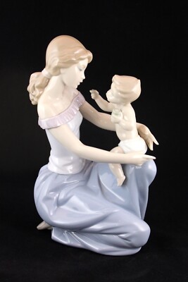 LLADRO FIGURINE #6705 ''ONE FOR YOU, ONE FOR ME''   MINT