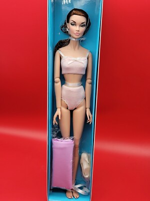 2012 IT Tropicalia Convention 16'' Cabana Couture Teen Model Poppy Parker NRFB