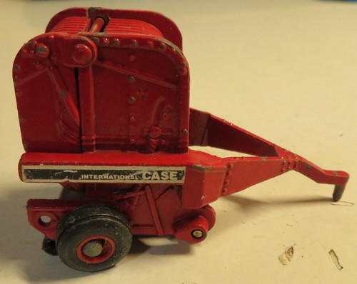 Ertl Die Cast 1/64 Case IH International Harvester 5088 Farm Tractor Hay Baler - Picture 2 of 11