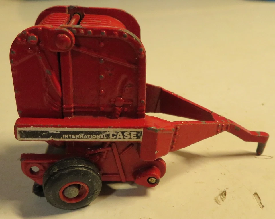 Ertl Die Cast 1/64 Case IH International Harvester 5088 Farm Tractor Hay Baler - Image 2 of 4