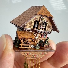 Artisan Dollhouse Miniature Wood Wall Clock Enrique 1:12 Original Box DD03