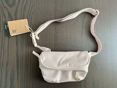 GOT Bag Hip Bag beige hell Umhängetasche klein NEU mit Etikett
