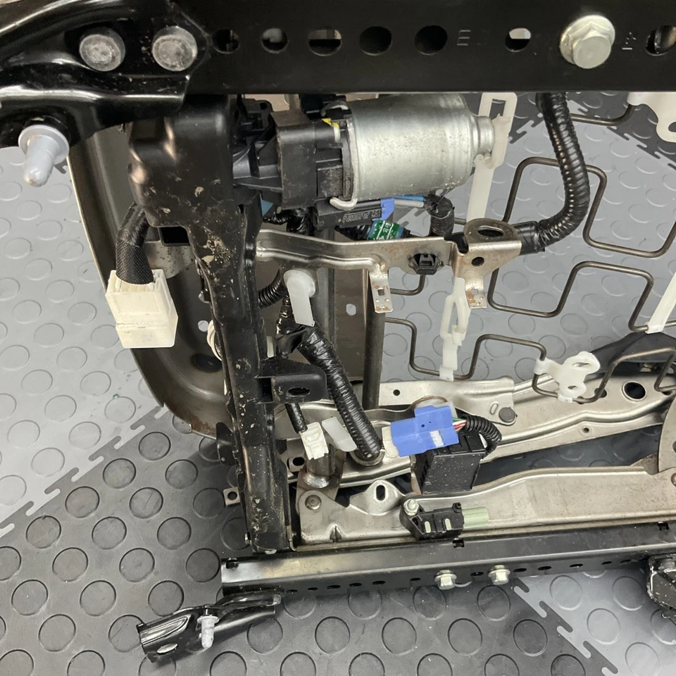 LEXUS CT200h 2011-2017 marco asiento delantero izquierdo lado del conductor vías férreas OEM Foto 4 de 4