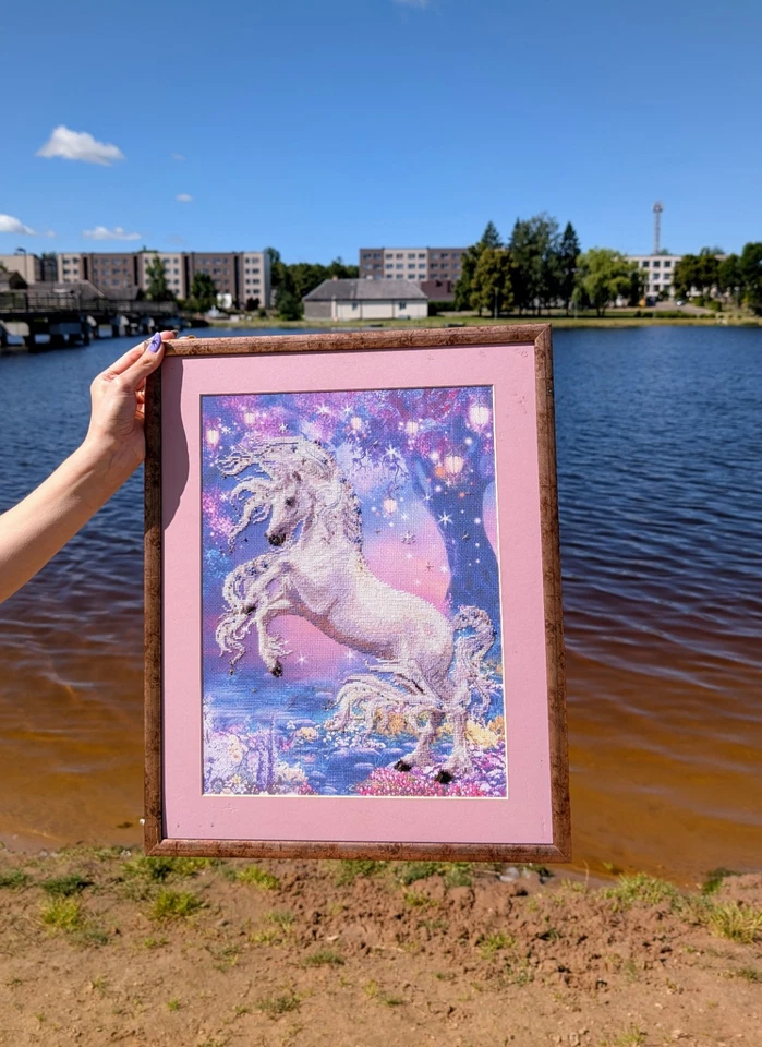 Kit de punto de cruz contado RIOLIS 0024 PT unicornio. Criatura en un bosque de cuento de hadas Foto 3 de 4