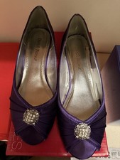 Davids Bridal Wedding Shoes Satin With Cluster Rhinestone Kelsey Style 8 MW