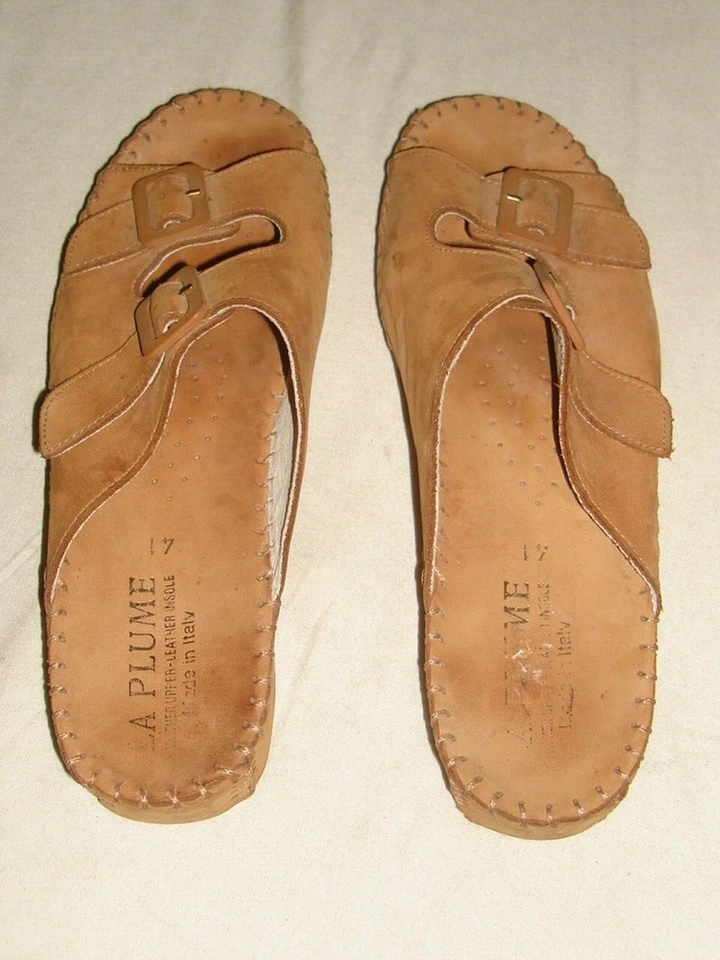 ITALIAN LA PLUME BEIGE SUEDE LEATHER DBL. BUCKLE STRAP SLIDES SZ. EUR 41/US 10.5 - Image 4 of 4