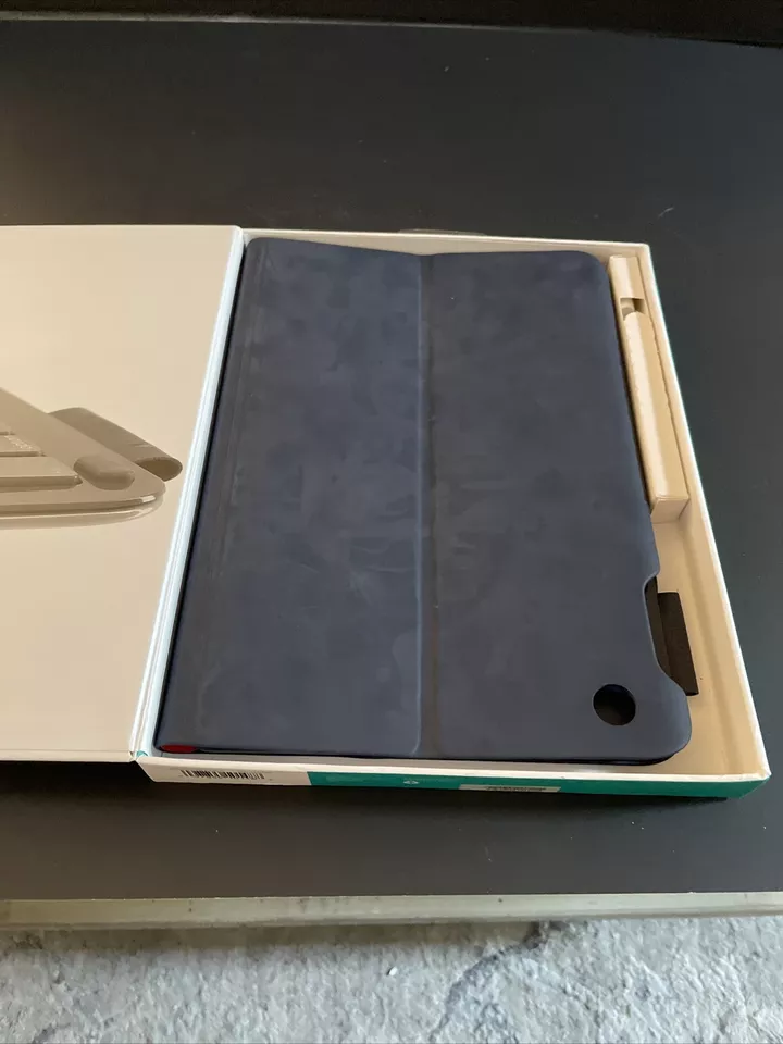 Logitech 920-005985 Magnetic Ultrathin Keyboard Folio for iPad Air New Open Box - Image 4 of 4