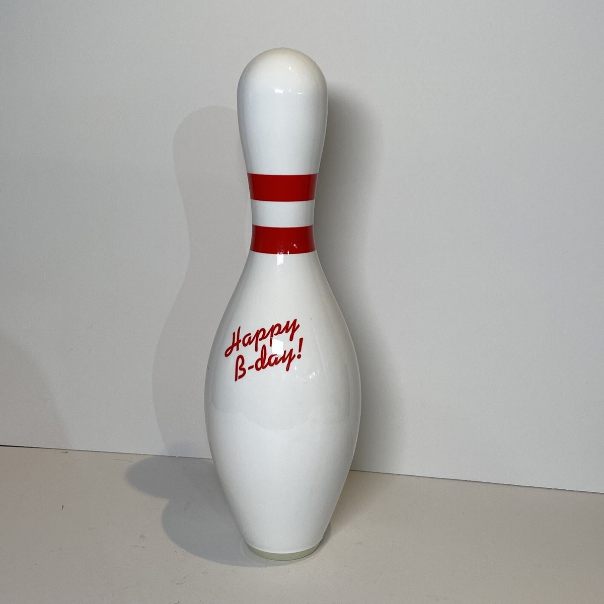 ボウリングピン　USA製品　　　  　　　ハッピーバースデー    2本です。 AMF Happy Birthday White & Red Heavy Full Size 15