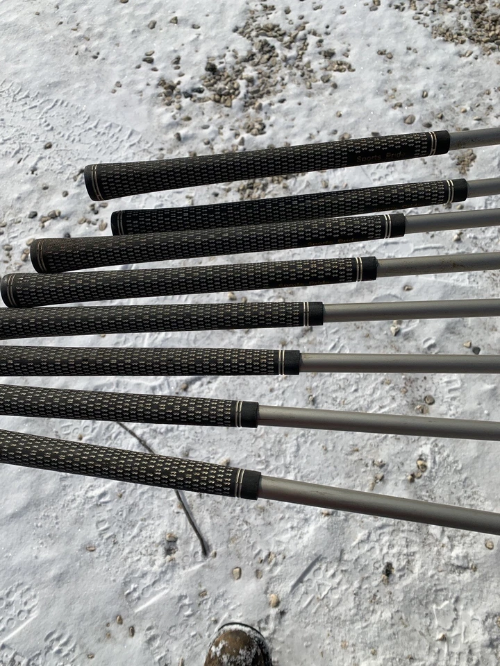 Wilson ProStaff Womens clubs 1357 woods 3-9 Irons Putter &chipper Golf Bag& cart - Image 3 of 4