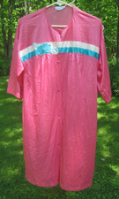 1970S VASSERETTE Satin Nylon SHORT Robe SZ MEDIUM USA/APPLIQUE EMBROIDER FLOWER