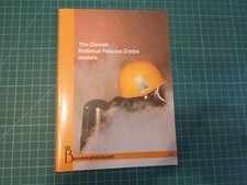 LIBRO SOBRE EL CUERPO NACIONAL DE RESCATE DANÉS EN INGLÉS. TIPOS DE VEHÍCULOS Y TRIPULACIONES