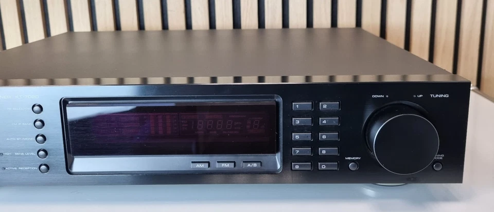 Kenwood KT-7020 AM-FM Stereo Tuner - Schwarz - Hifi-Tuner - Bild 3 von 4