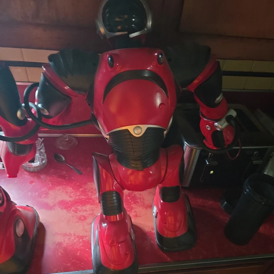 WowWee Robonetics Robosapien V2 Robot 25x17 2005 Model 8093 In Box Never Used - Image 4 of 4