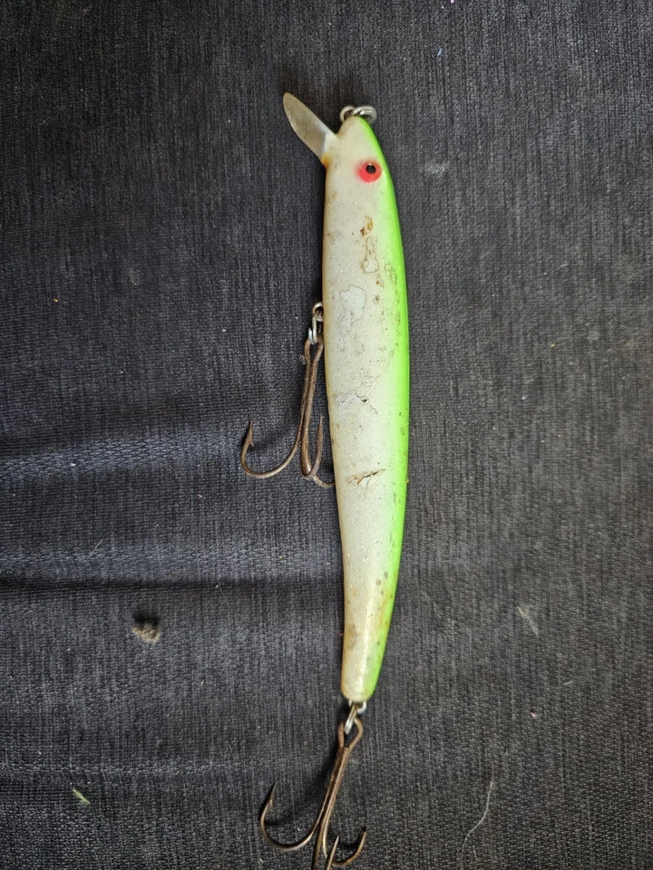 Lote de 2 señuelos de pesca Bandit Series Musky Pike Crankbait Jerkbait Foto 2 de 4