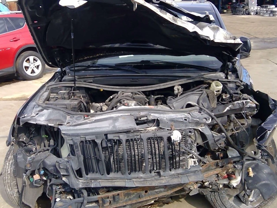 2011 12 13 14-23 Dodge Durango Passenger RH Door Handle in PXR Brilliant Black Foto 2 de 4