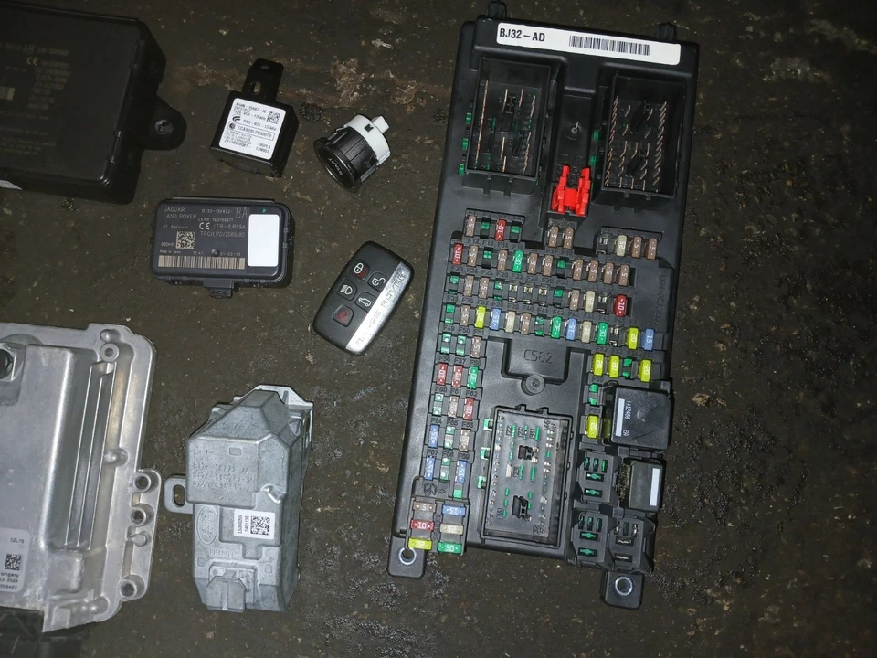 RANGE ROVER EVOQUE ECU KIT + KEY BJ32-12C520-VB 2.2 DIESEL AUTO 2011-2015 ~ - Image 4 of 4