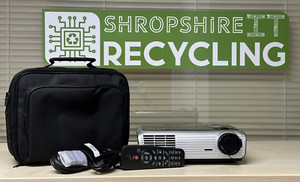 Nobo S22E Beamer mit Tragetasche + Fernbedienung + Kabel NEU 0 Lampenstunden gebraucht