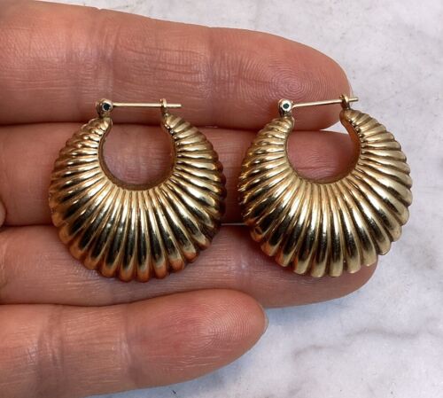 Vintage 14K Yellow Gold Scalloped Crescent Hoop Earrings 3.81 Grams