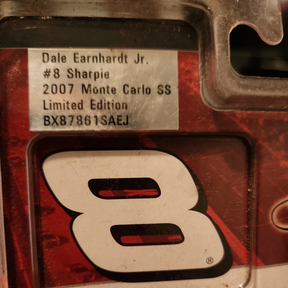 Dale Earnhardt Jr. #8 Sharpie Budweiser 2007 Monte Carlo Elite Collection Foto 3 de 3
