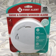 First Alert 1039868 Wireless Battery Smoke & Carbon Monoxide Detector Slim NEW
