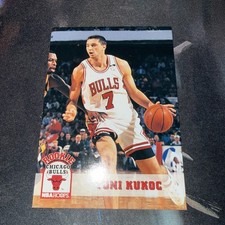 Toni Kukoc Chicago Bulls 1994 NBA Hoops Skybox RC Rookie Card #313. rookie card picture