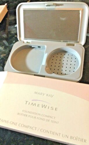 Mary Kay Crema -to- Polvere Beige 4.0 padella grigia a forma di D fondtn o ecc., NUOVA CON SCATOLA - Foto 1 di 3