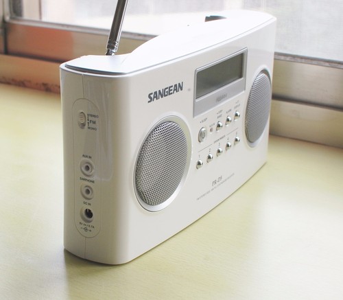 NEW Sangean PR-D5 PLL Digital AM/FM Portable Radio Receiver w/ 110V AC Adapter - Picture 5 of 7
