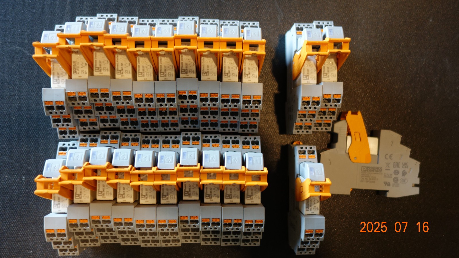 Qty 24 Phoenix Contact 29 00 93 1 / 29 06 22 3 Relay Bases with 10VDC Relay