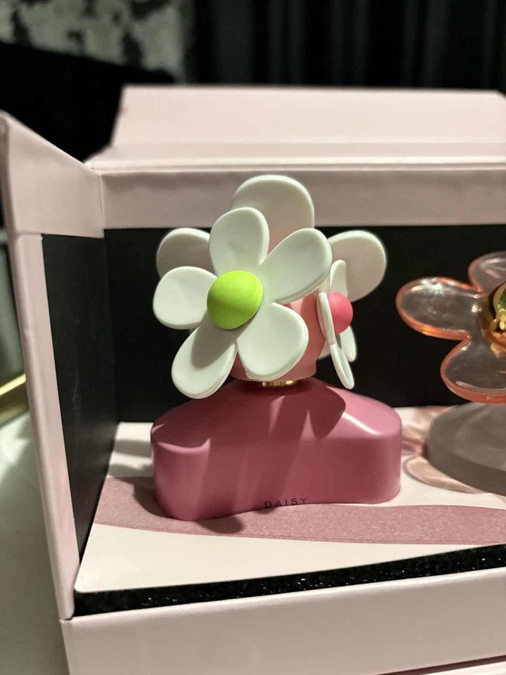 Marc Jacobs Gift Set - Image 3 of 4