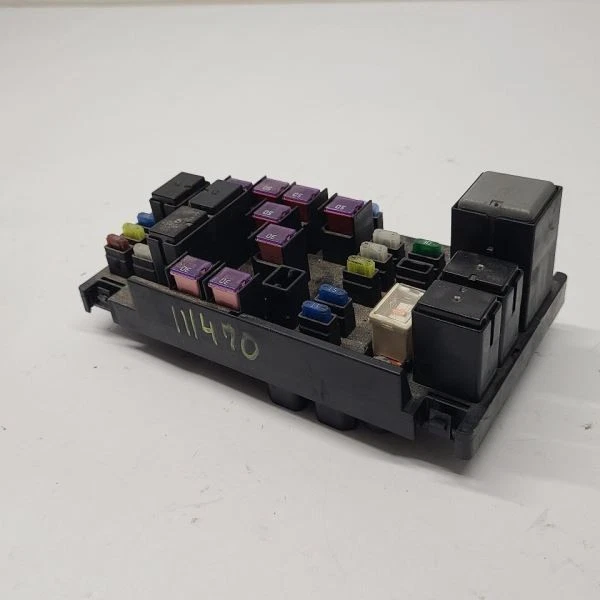 Subaru Legacy 2006-2009 caja de fusibles base compartimento motor Foto 3 de 4