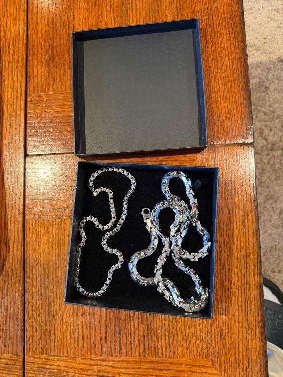 3 nice Chains - image 1