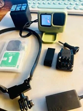 BUNDLE gopro hero9 + 4 EXTRA BATTERIES + mic adapter + 256 micro memory card