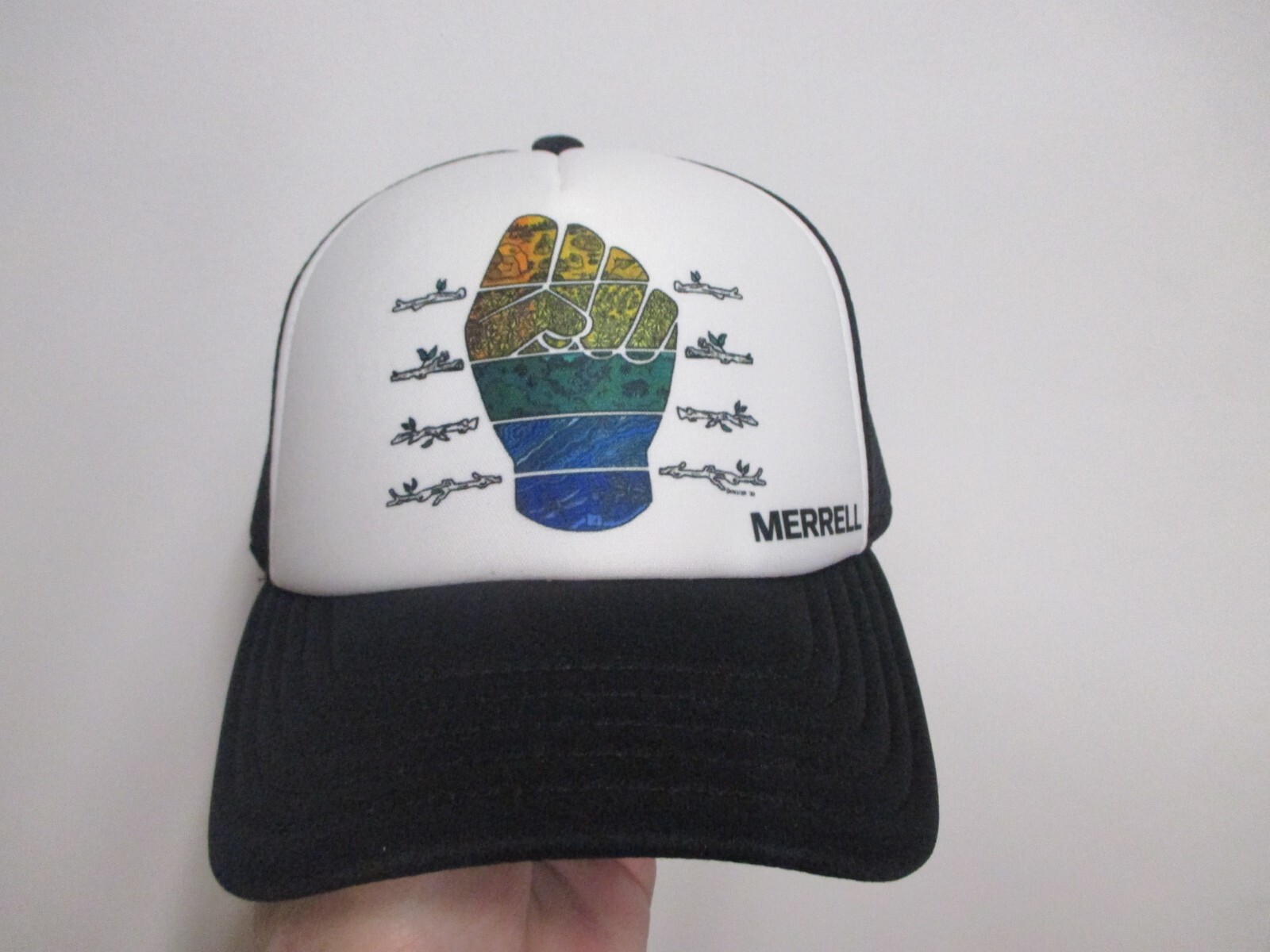 CAPPELLO MERRELL "FIST GRAPHIC" UOMO ADULTO (TAGLIA UNICA) NUOVO CON ETICHETTE LOGO CLASSICO 2 TON