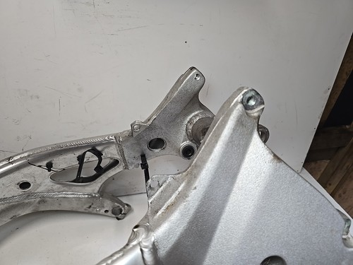 Yamaha R6 5EB 1999 - 2000 Main Frame with V5 - Picture 8 of 16