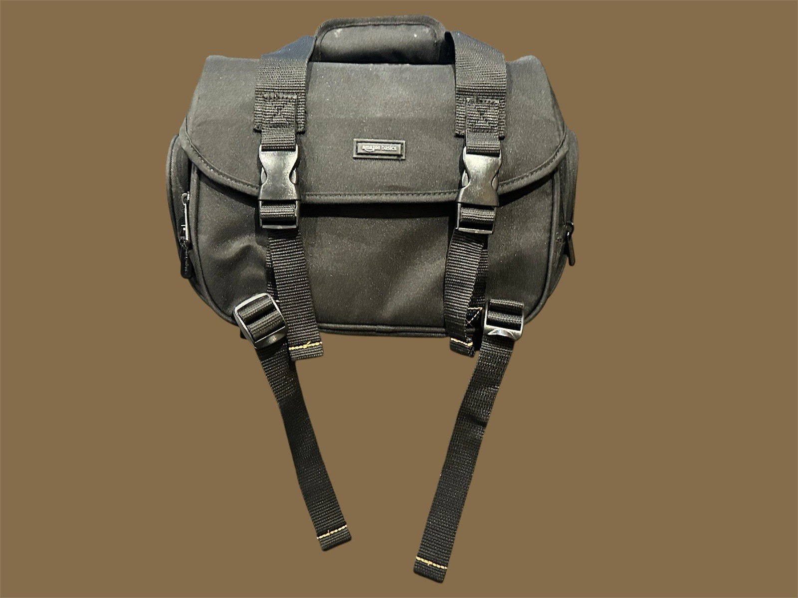Amazon Basics Shoulder Bag for SLR Camera and Accessories,