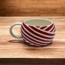 Starbucks 2013 Red And White Striped Ceramic Christmas Coffee Mug 12 Oz.