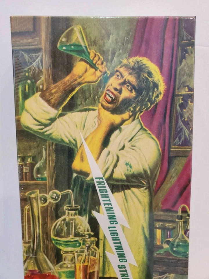 Moebius Dr. Jekyll as Mr. Hyde Frightening Lightning Lt Ed. 387 of 480 Model Kit - Image 2 of 4