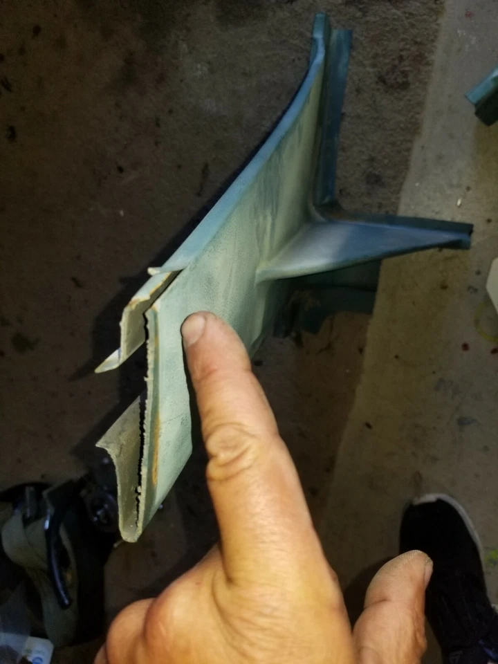 1957 CHRYSLER NEW YORKER 4 DOOR HARDTOP POST TRIM PLASTIC 1958 1959 DESOTO DODGE - Image 3 of 4