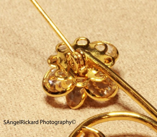 Vintage Flower Brooch brooch pin With Collet Crystal Petals - Picture 10 of 11