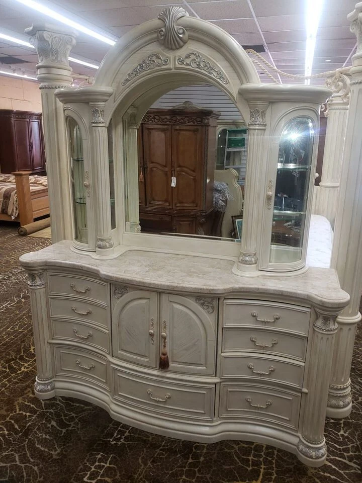 AICO by Michael Amini Monte Carlo Silver Snow 5PC king size bedroom set - Image 4 of 4