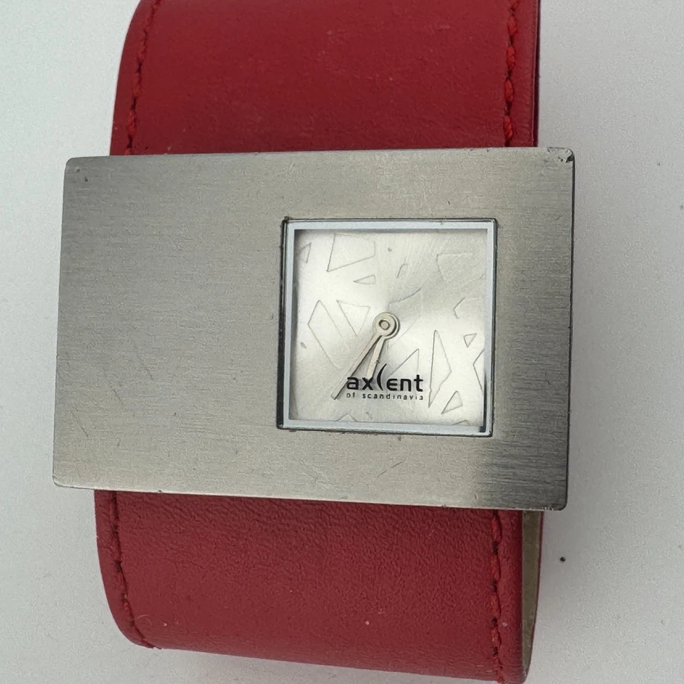 Reloj de Cuarzo Axcent of Scandinavia Mujer Plata Rectángulo Rojo Puño Batería Nueva Foto 2 de 4